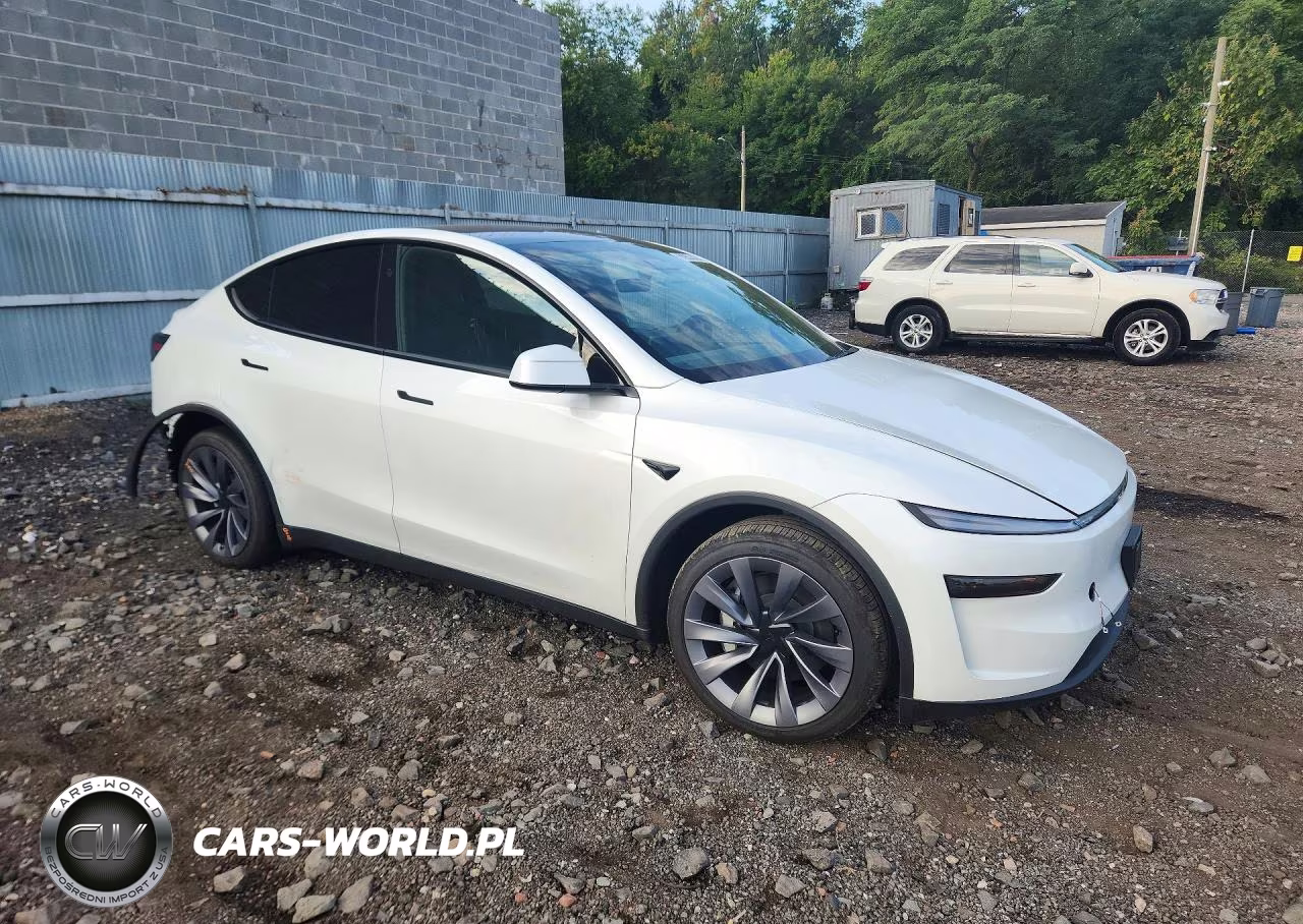 2026 Tesla Model Y VIN:7SAYGAEE4TF653657 - 4