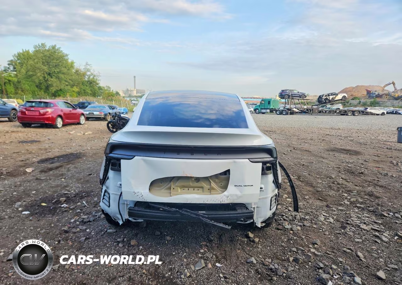 2026 Tesla Model Y VIN:7SAYGAEE4TF653657 - 6
