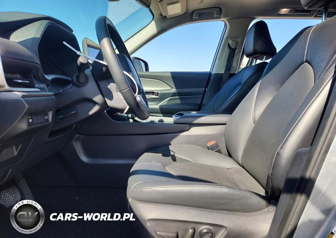 2025 Toyota Grand Highlander Xle VIN:5TDAAAA5XSS021956 - 7