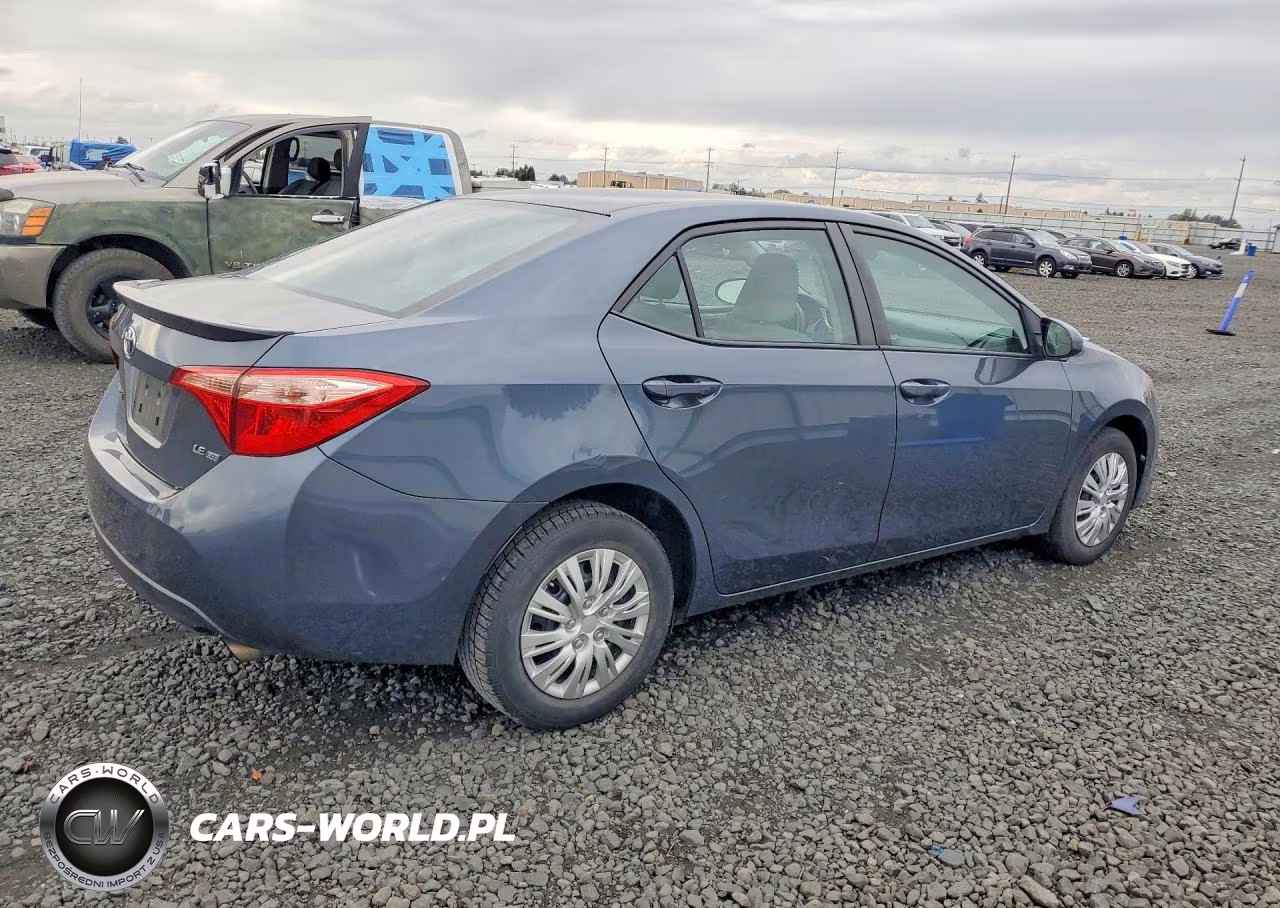 2017 Toyota Corolla Le Eco VIN:2T1BPRHE7HC865817 - 3
