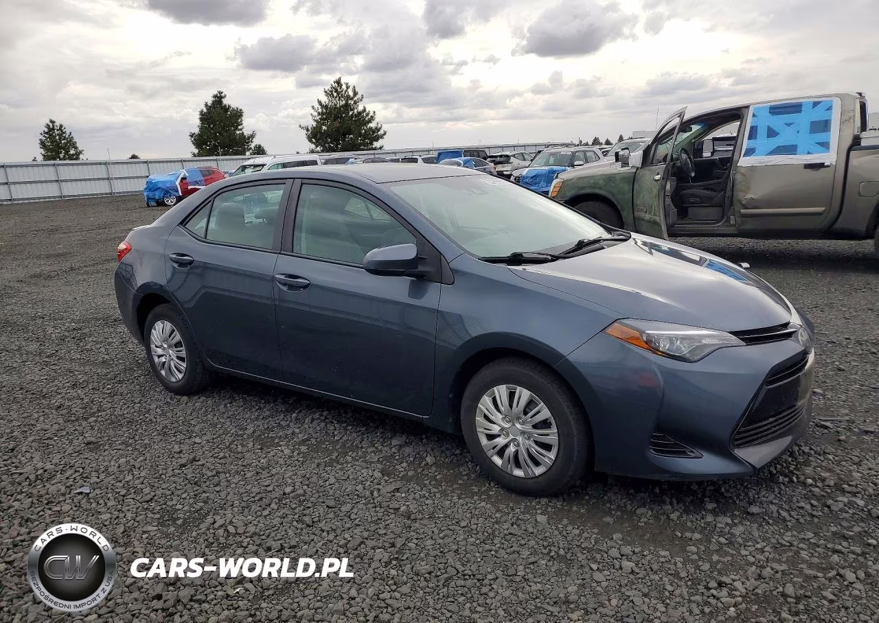 2017 Toyota Corolla Le Eco VIN:2T1BPRHE7HC865817 - 4