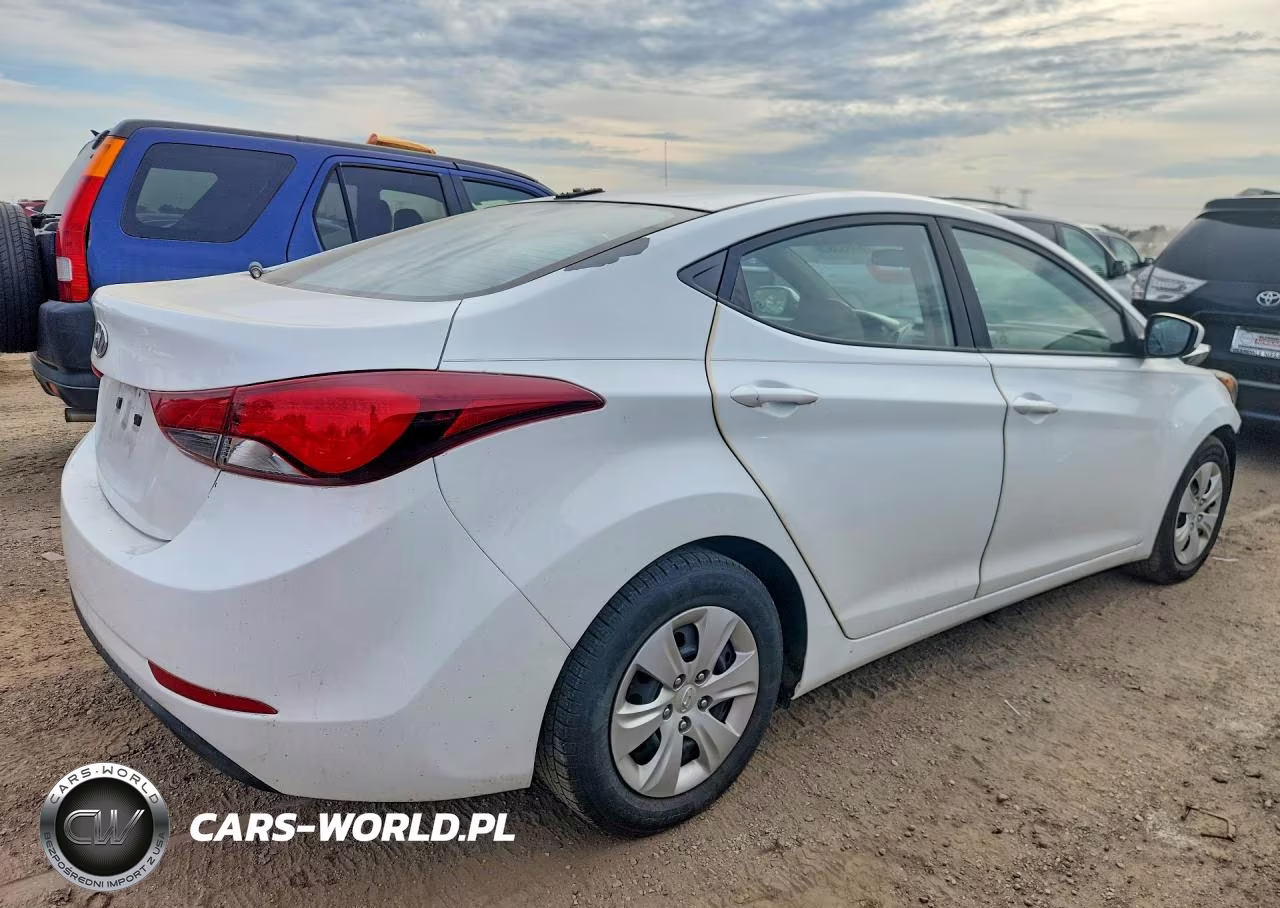 2016 Hyundai Elantra Se VIN:5NPDH4AE9GH743961 - 3