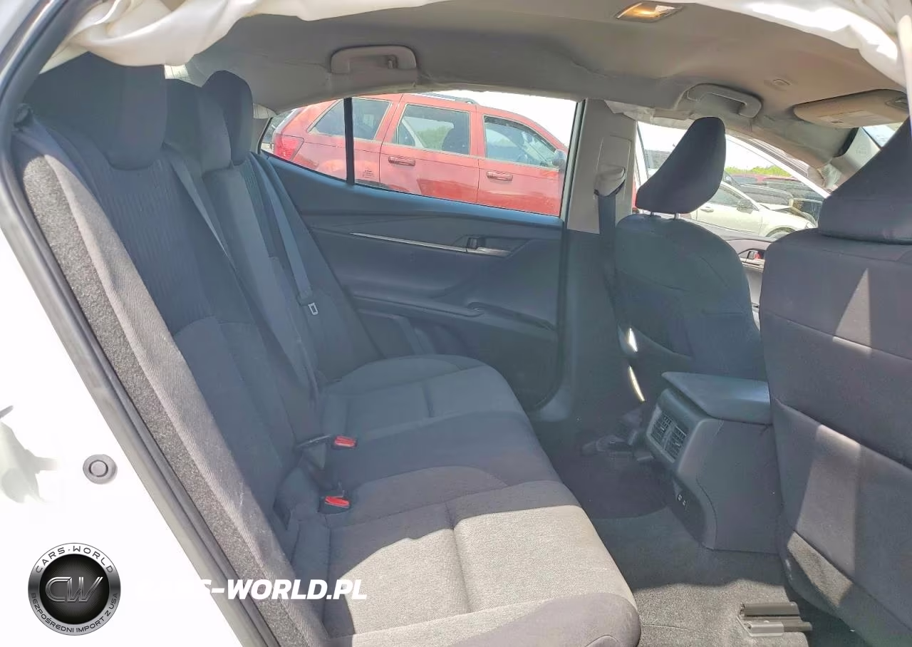 2025 Toyota Camry Le VIN:4T1DAACK6SU001565 - 10