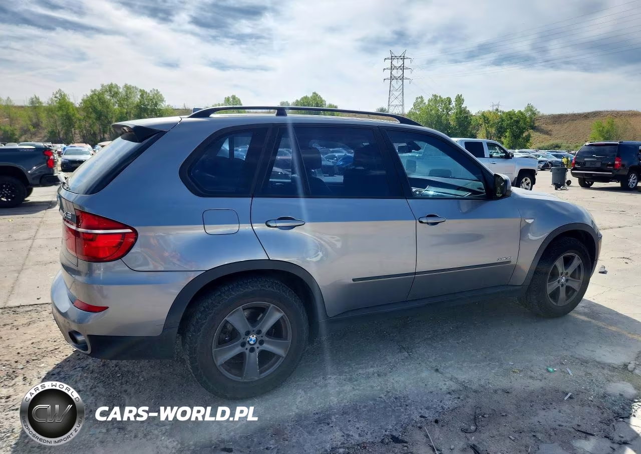 2012 BMW X5 xDrive35I VIN:5UXZV4C54CL748226 - 3