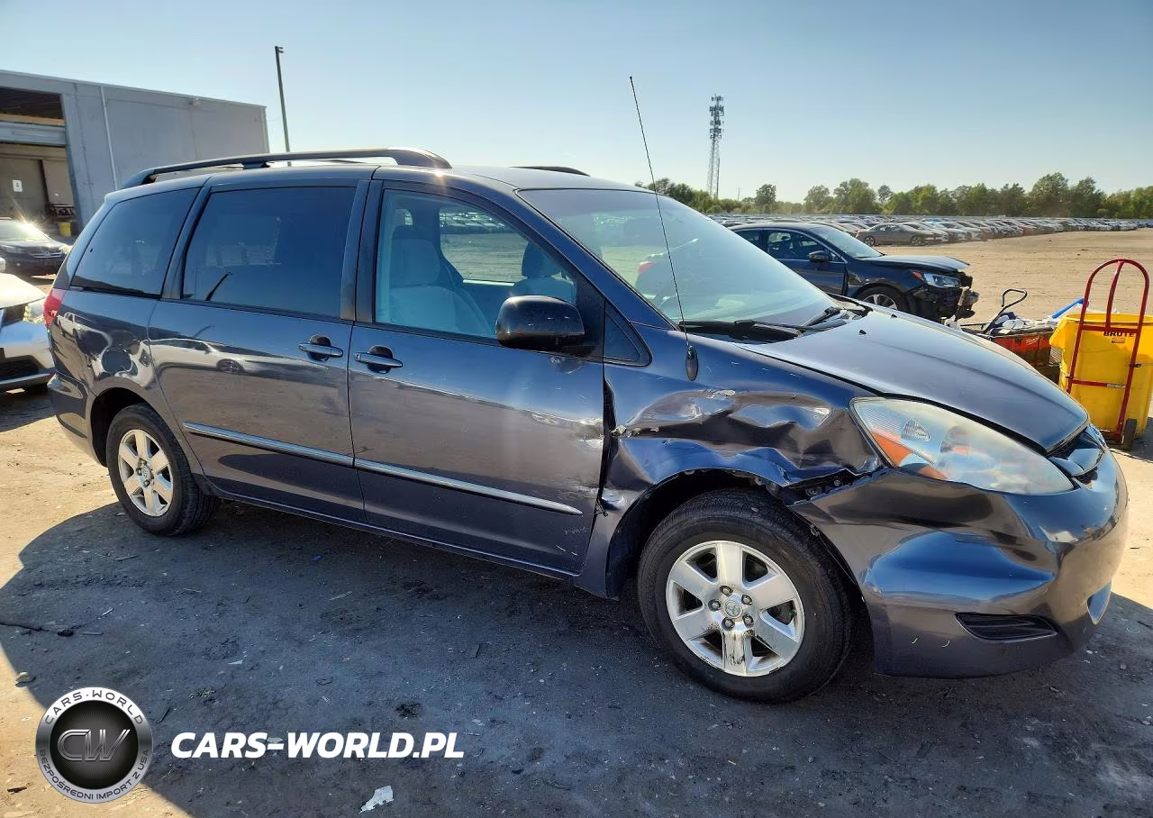 2007 Toyota Sienna Le 7-Passenger VIN:5TDZK23C07S069121 - 4