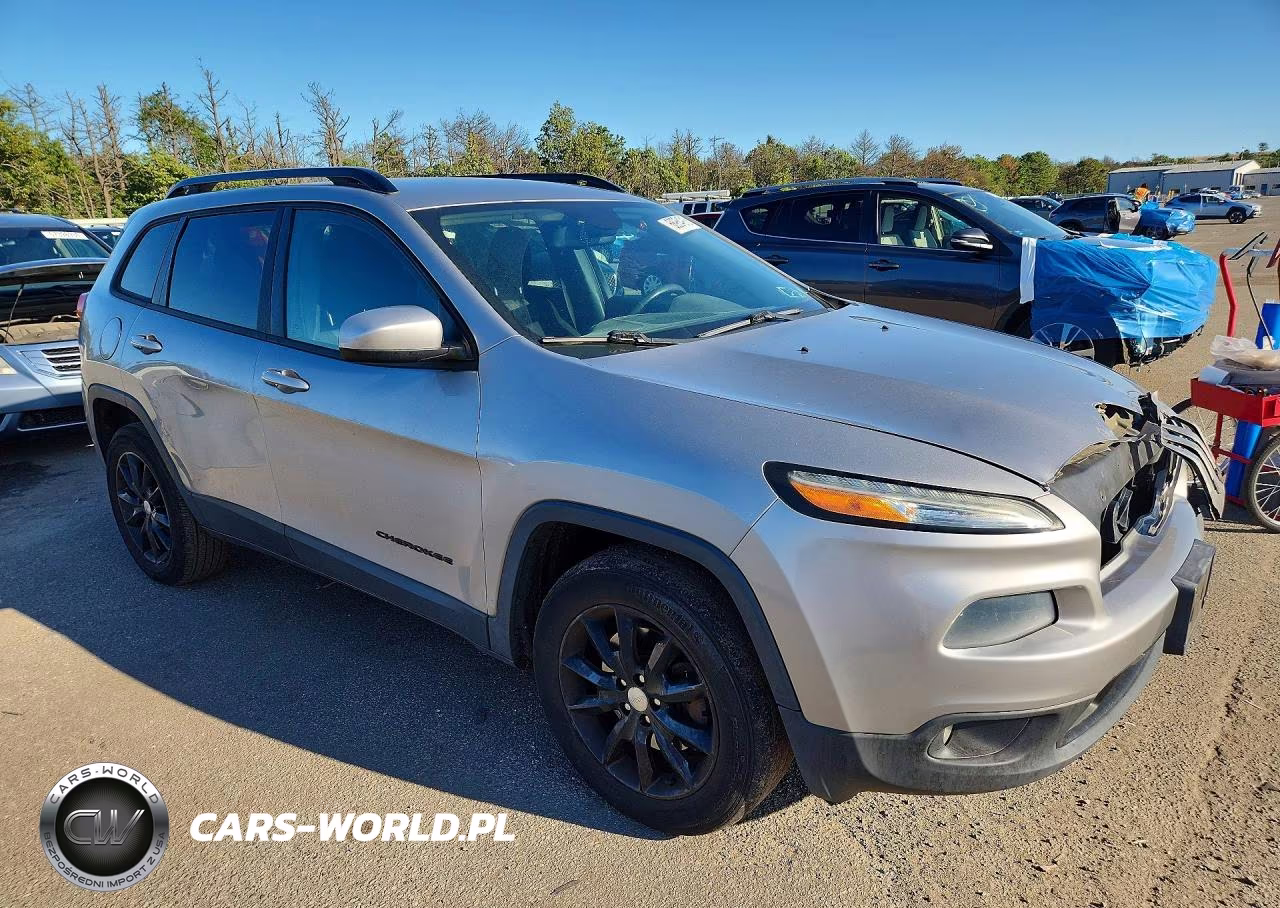 2014 Jeep Cherokee Latitude VIN:1C4PJMCS5EW285895 - 4
