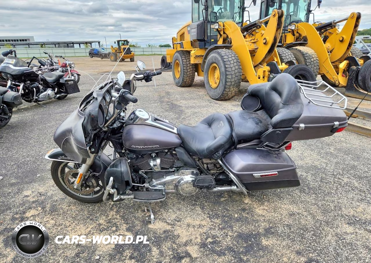 2017 Harley-Davidson Flhtk Ultra Limited VIN:1HD1KED15HB604110 - 3