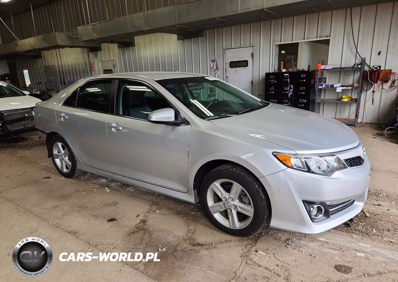 2014 Toyota Camry Se VIN:4T1BF1FK0EU808074 - 4