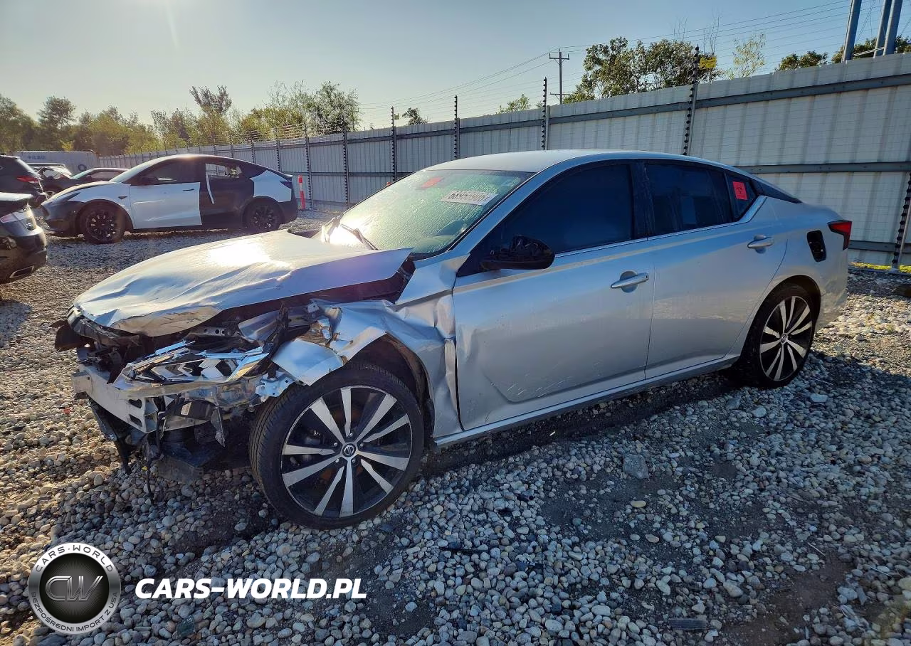 2021 Nissan Altima Sr