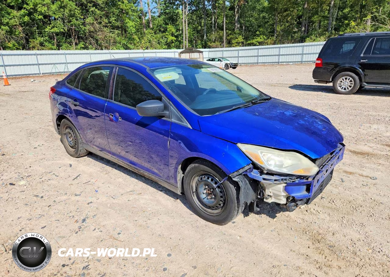 2012 Ford Focus S VIN:1FAHP3E27CL254260 - 4