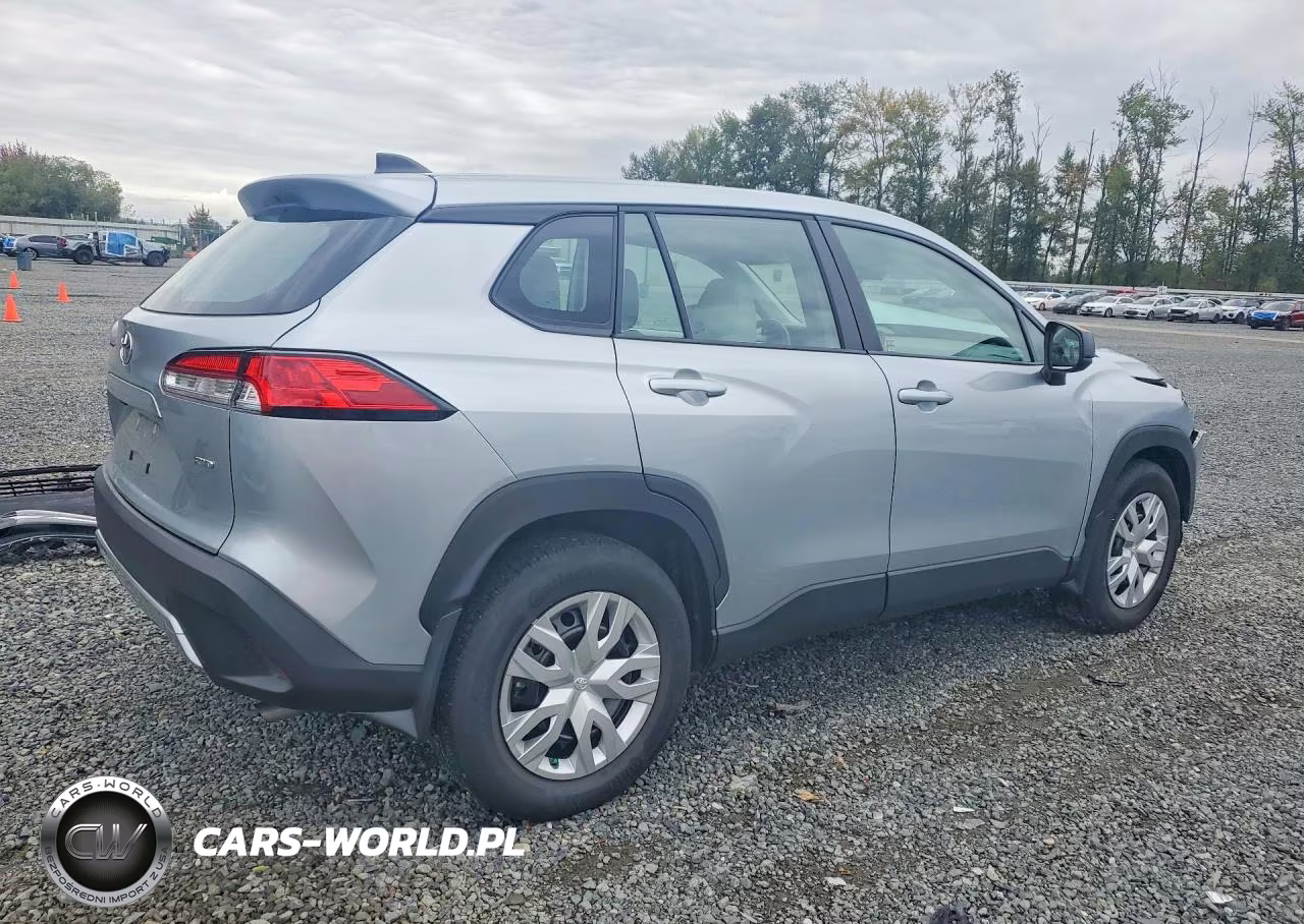 2024 Toyota Corolla Cross L VIN:7MUAAABG3RV116567 - 3