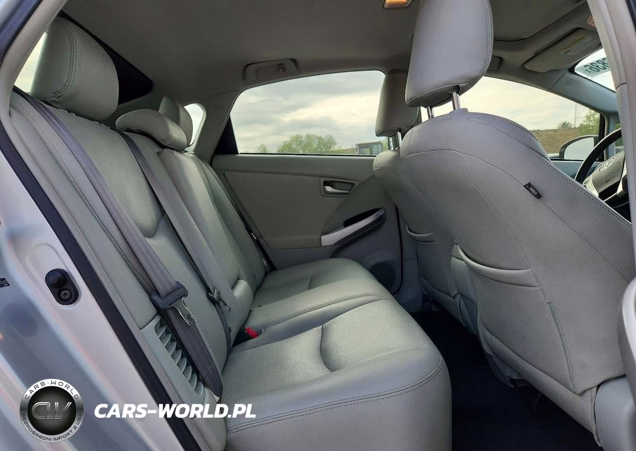 2012 Toyota Prius Three VIN:JTDKN3DUXC5471637 - 10