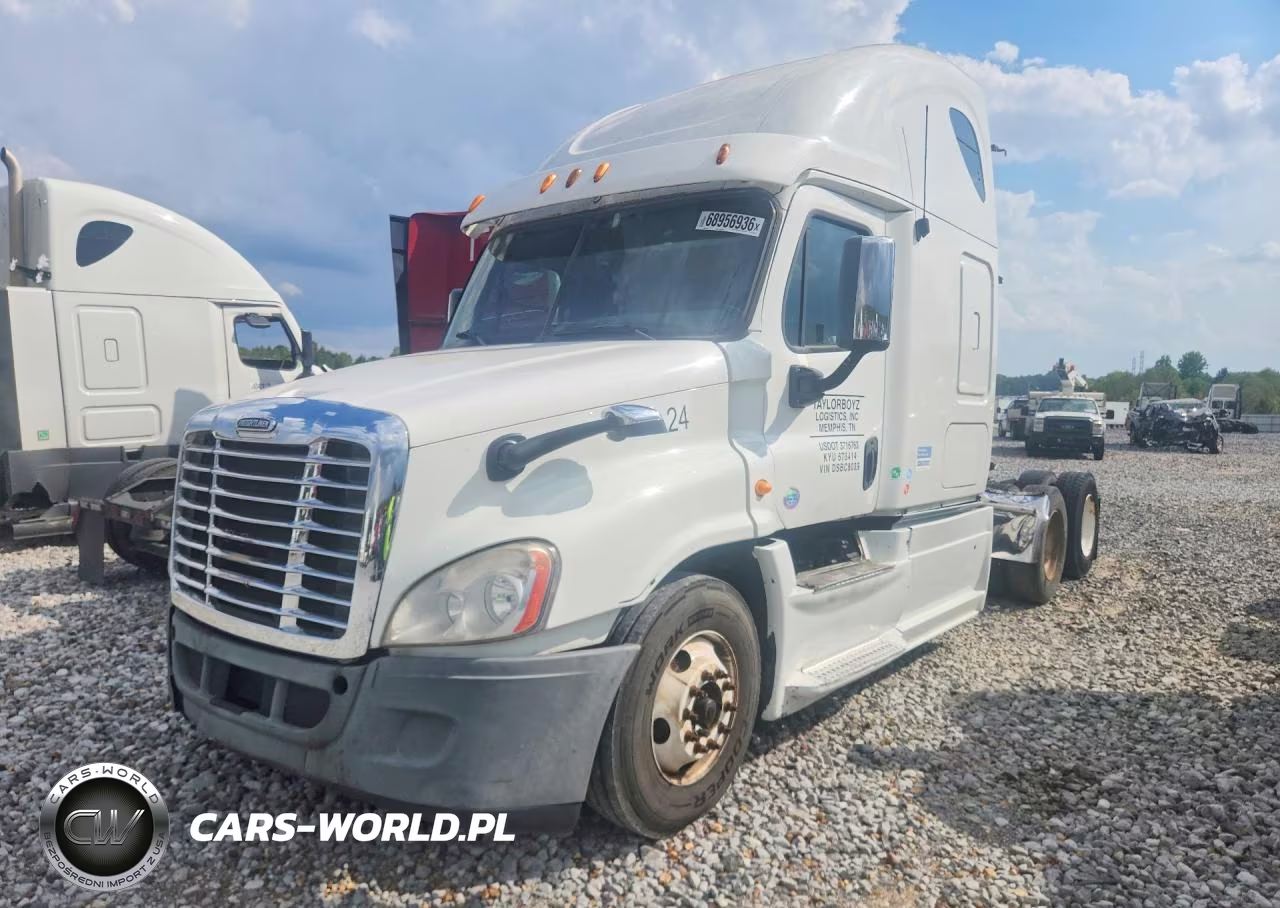 2013 Freightliner Cascadia 125 Semi Truck