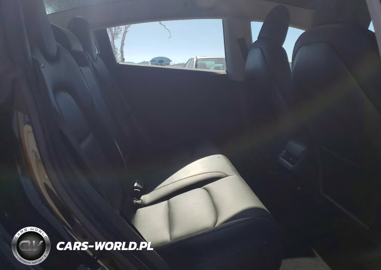 2018 Tesla Model 3 VIN:5YJ3E1EB7JF086750 - 10