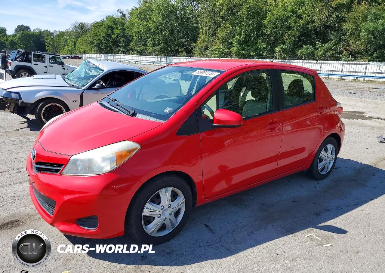 2012 Toyota Yaris 5-Door Le