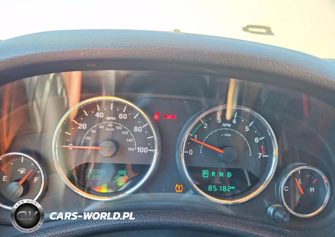2017 Jeep Wrangler Unlimited Sahara VIN:1C4HJWEG5HL605716 - 9