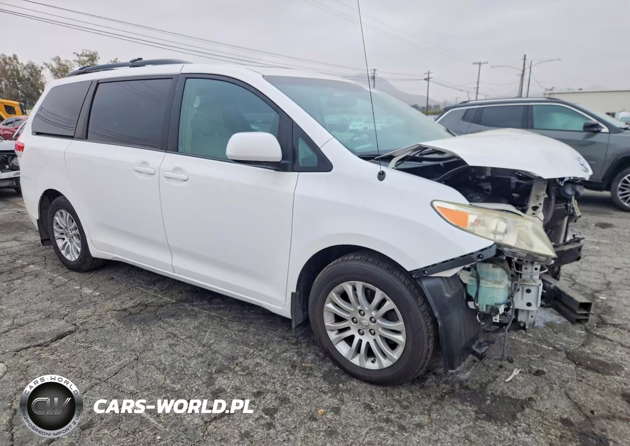 2011 Toyota Sienna Xle 8-Passenger VIN:5TDYK3DC6BS096705 - 4