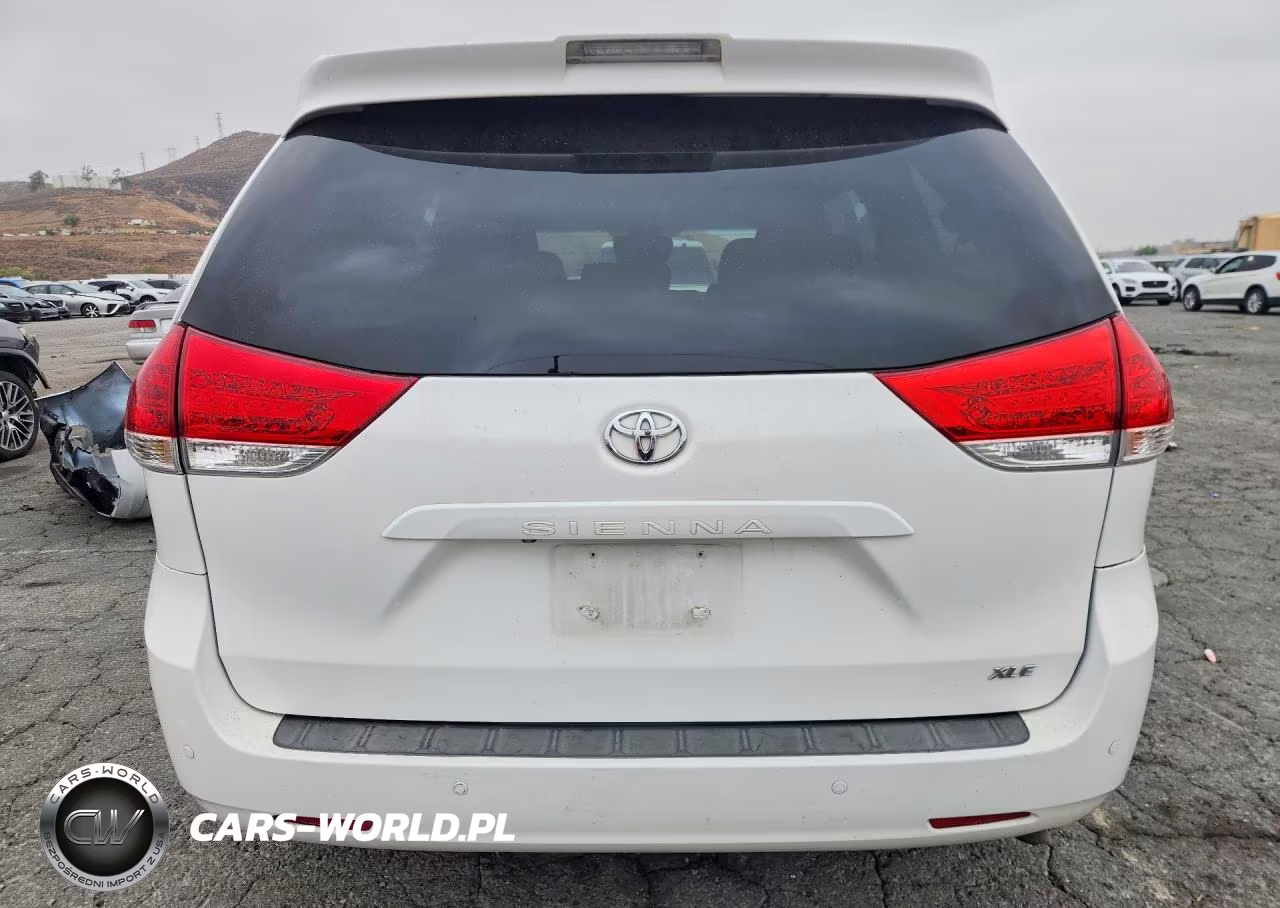 2011 Toyota Sienna Xle 8-Passenger VIN:5TDYK3DC6BS096705 - 6