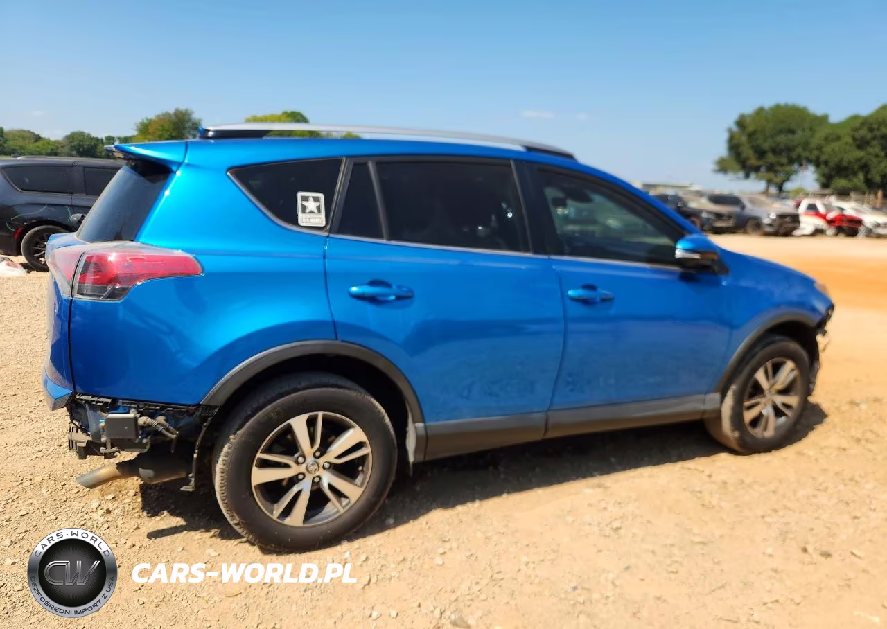 2018 Toyota Rav4 Xle VIN:JTMWFREV3JJ738971 - 3