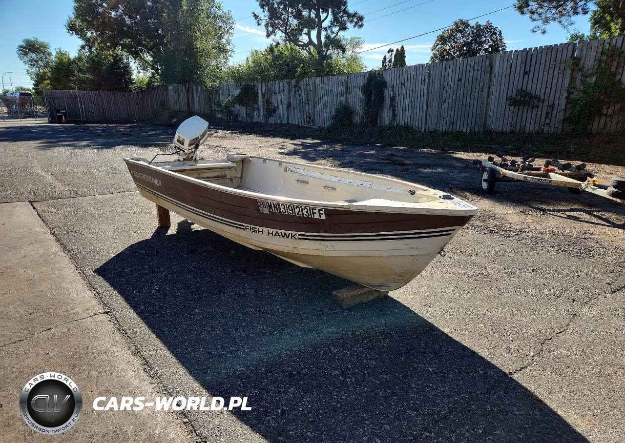 1988 Crestliner Fish Hawk