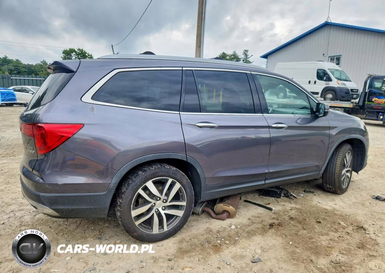 2018 Honda Pilot Elite VIN:5FNYF6H01JB021029 - 3