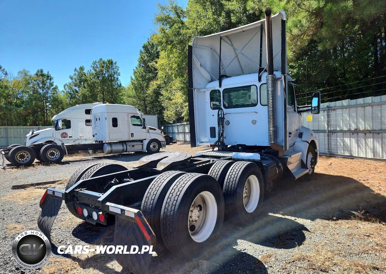 2017 Kenworth T680 Semi Truck VIN:1XKYDP9X4HJ176690 - 3
