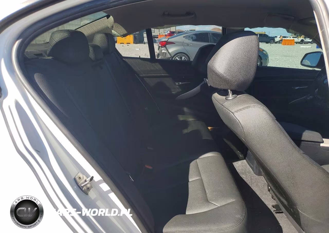 2018 BMW 320 I VIN:WBA8A9C59JK623132 - 10
