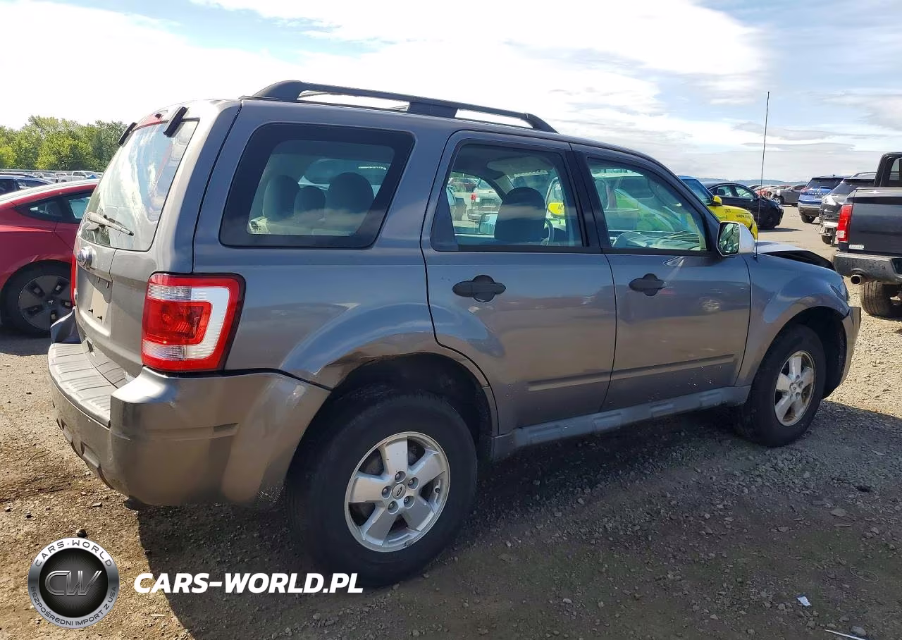 2012 Ford Escape Xls VIN:1FMCU0C78CKB47990 - 3