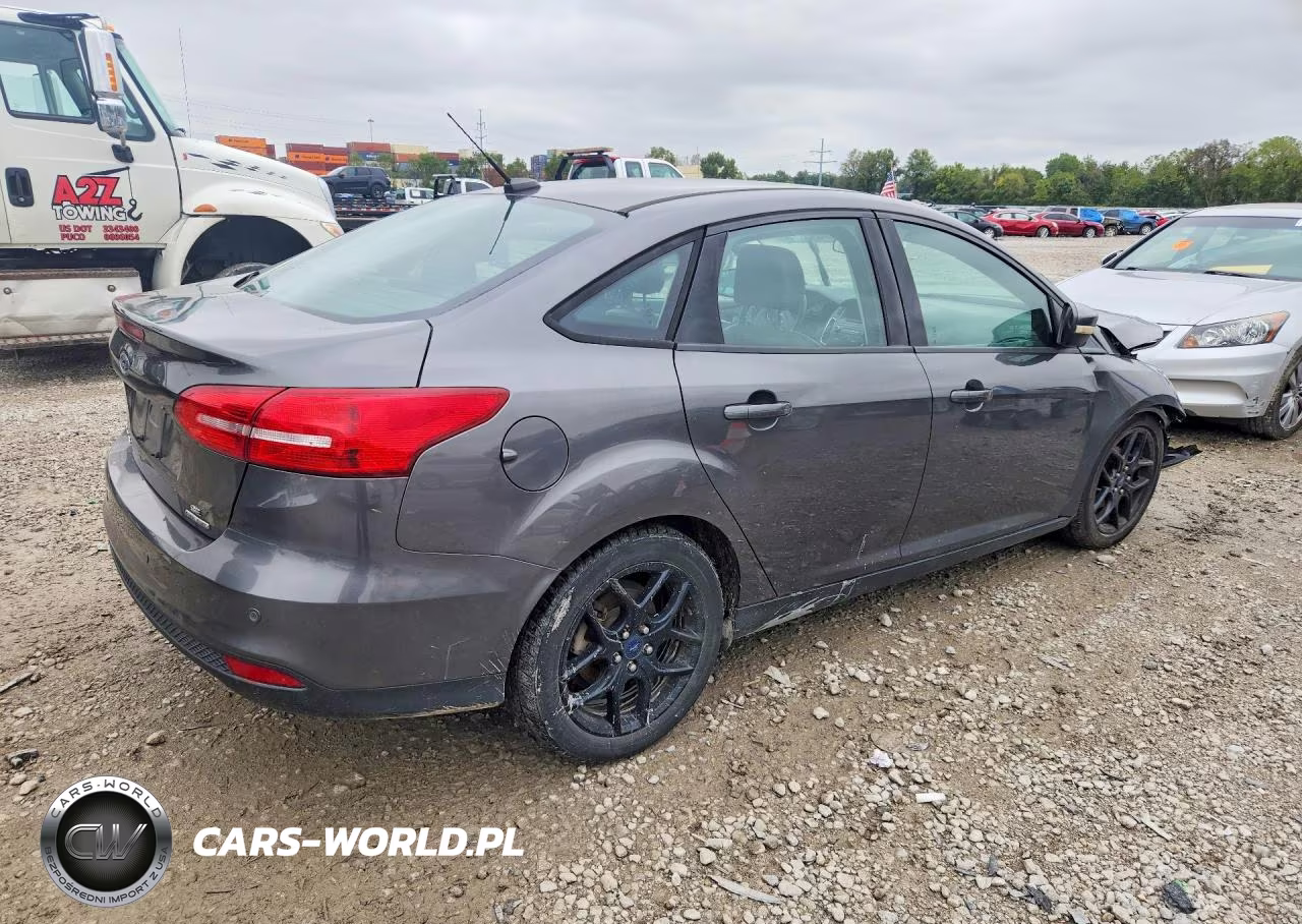 2016 Ford Focus Se VIN:1FADP3F25GL202404 - 3