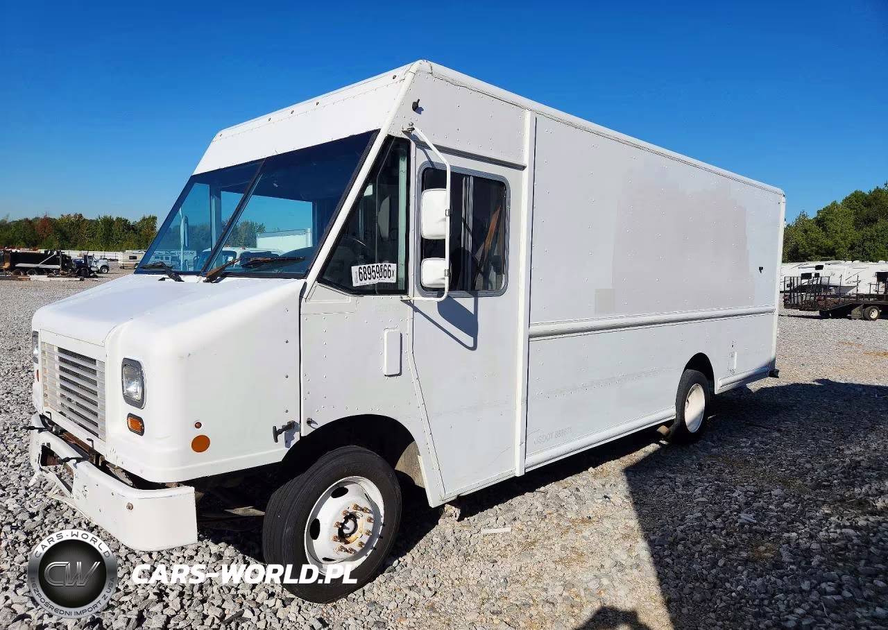 2015 Ford F59 Delivery Truck