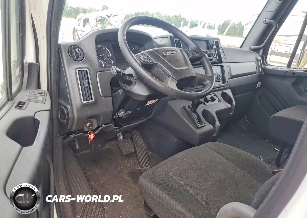 2025 Freightliner Business Class M2 Refrigerated Box Truck VIN:3ALACWFC9SDVE2434 - 8