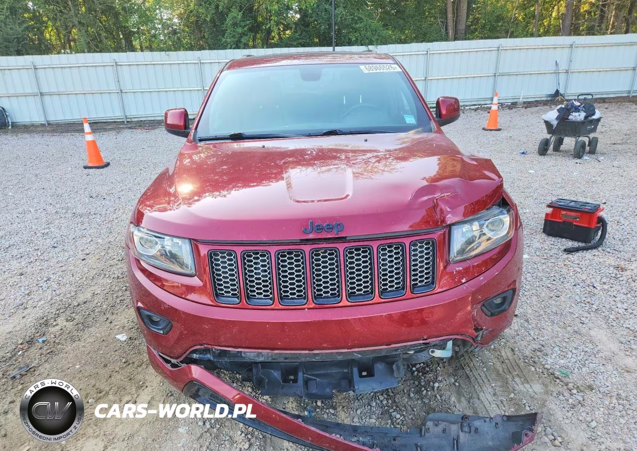 2015 Jeep Grand Cherokee Laredo VIN:1C4RJEAG6FC721590 - 5