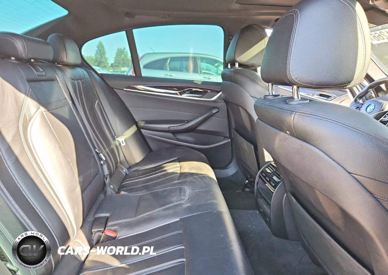 2018 BMW 530Xe VIN:WBAJB1C58JB084616 - 10