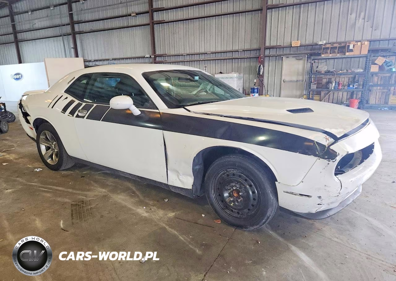 2018 Dodge Challenger Sxt VIN:2C3CDZAG1JH202302 - 4