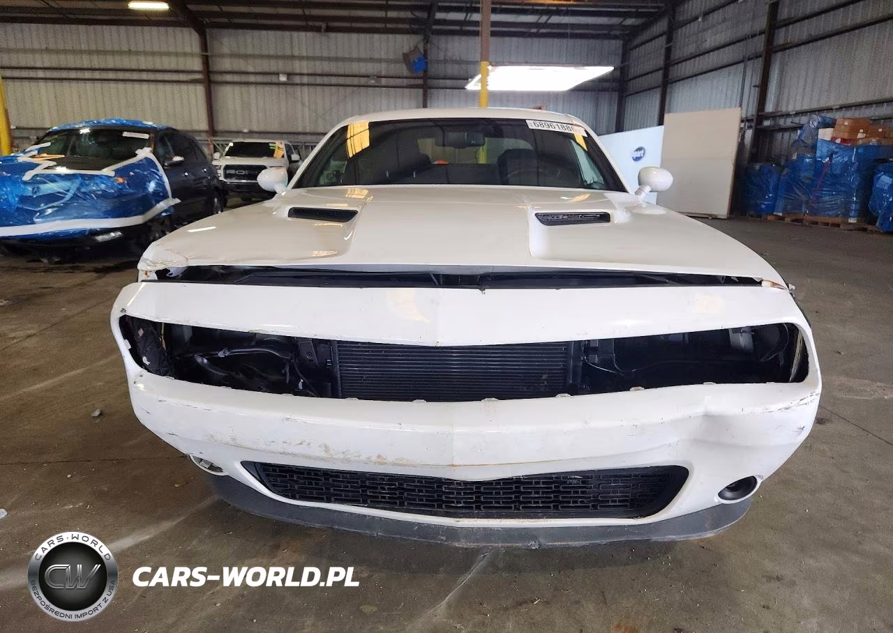 2018 Dodge Challenger Sxt VIN:2C3CDZAG1JH202302 - 5