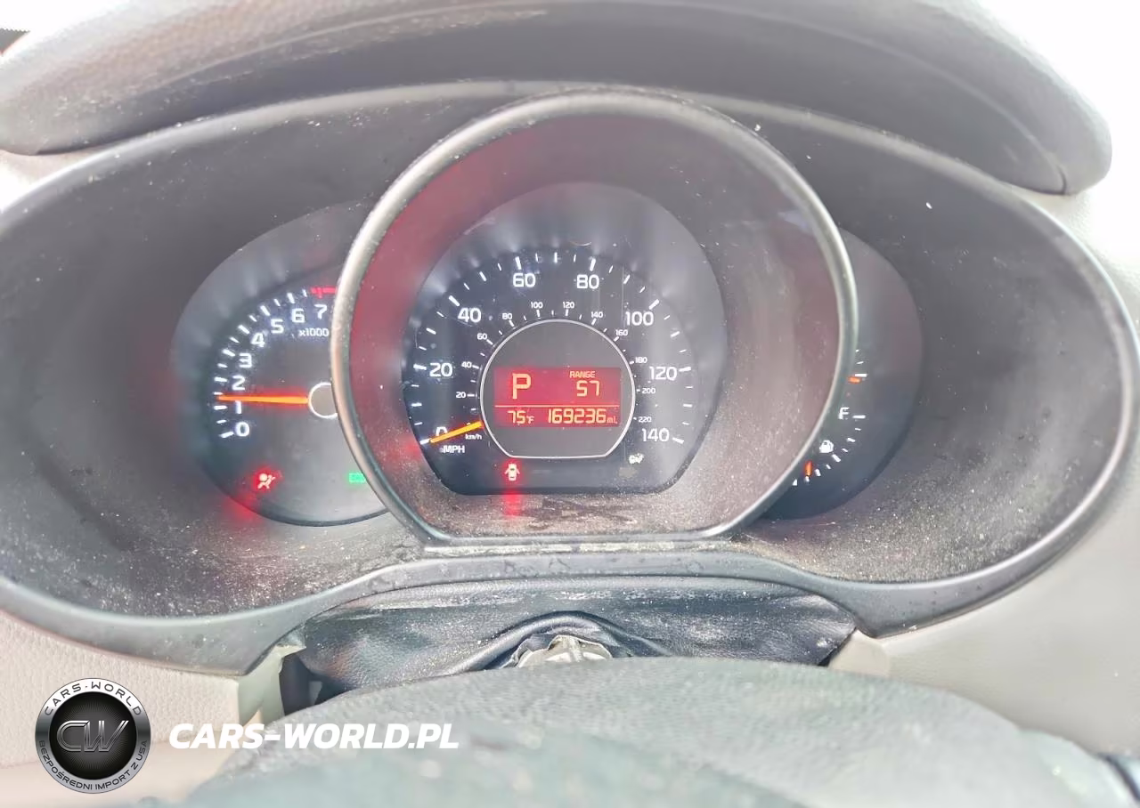 2015 Kia Soul Base VIN:KNDJN2A27F7753364 - 9