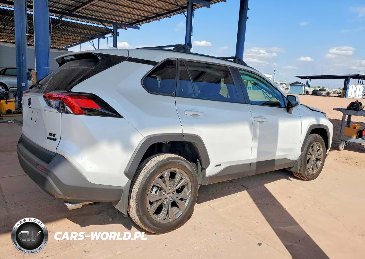 2024 Toyota Rav4 Xle Premium VIN:2T3B6RFVXRW057779 - 3