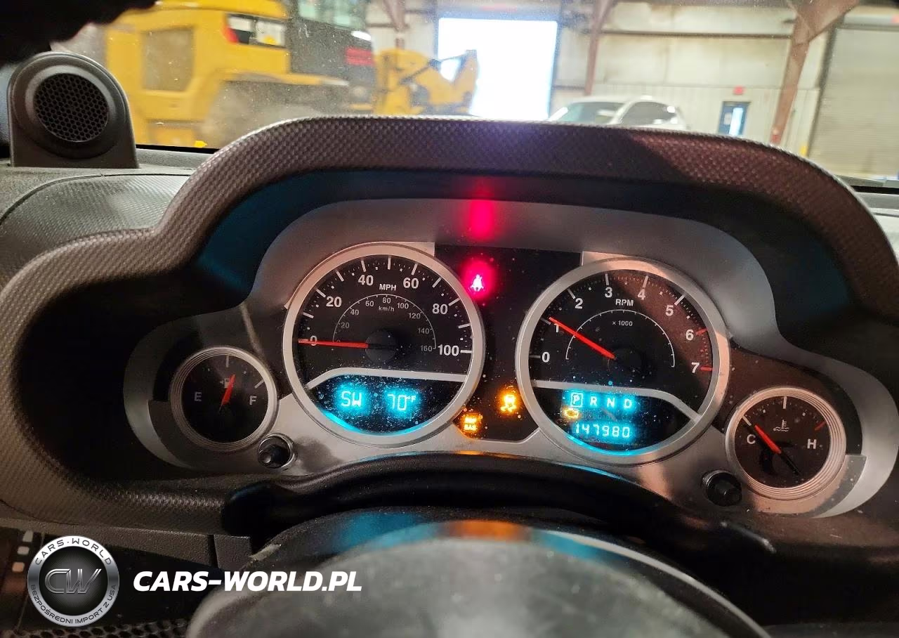 2007 Jeep Wrangler Rubicon VIN:1J4GA64197L125745 - 9