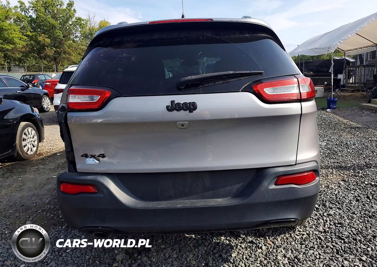 2016 Jeep Cherokee Latitude VIN:1C4PJMCB0GW225977 - 6