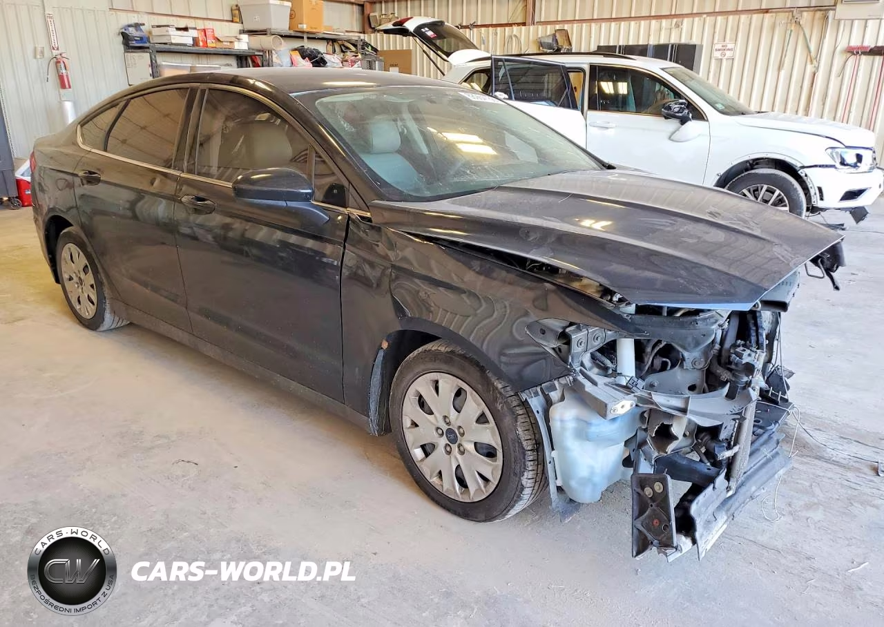 2014 Ford Fusion S VIN:1FA6P0G76E5395469 - 4