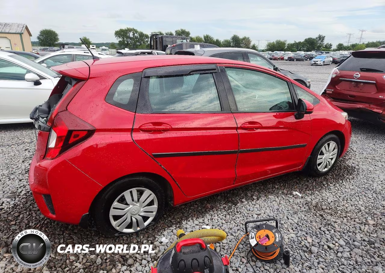 2015 Honda Fit Lx VIN:3HGGK5H53FM739358 - 3