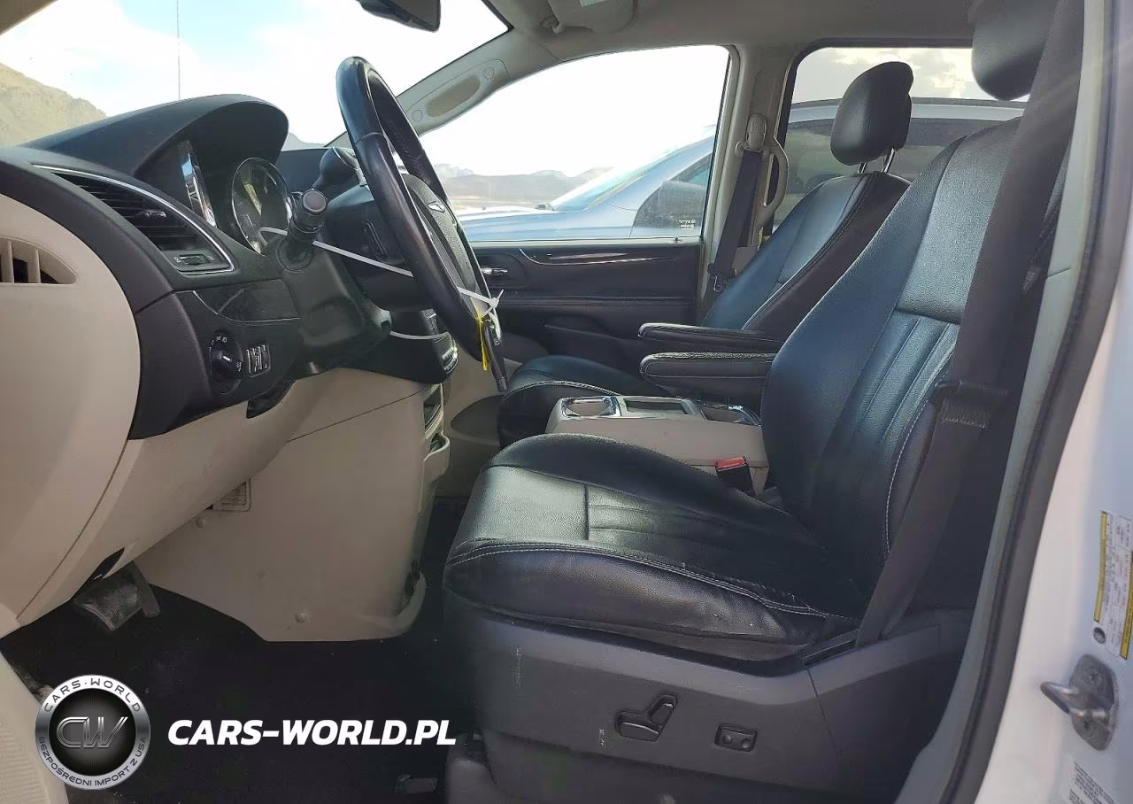 2014 Chrysler Town & Country Touring VIN:2C4RC1BG1ER444449 - 7