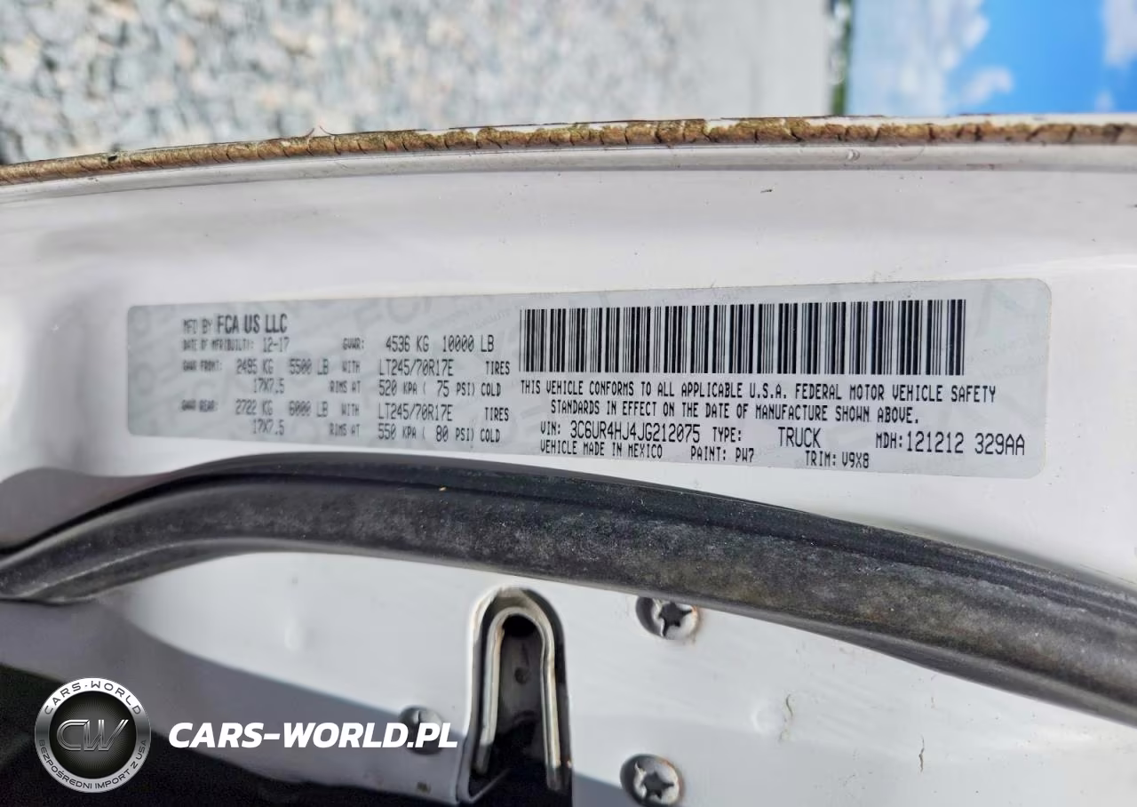 2018 Ram 2500 St VIN:3C6UR4HJ4JG212075 - 12