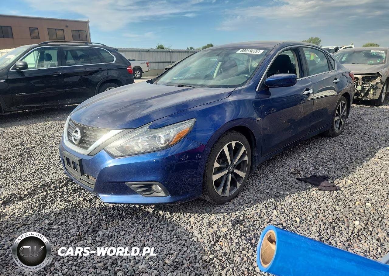 2017 Nissan Altima 2.5 Sr – zdjęcie 1 z 12