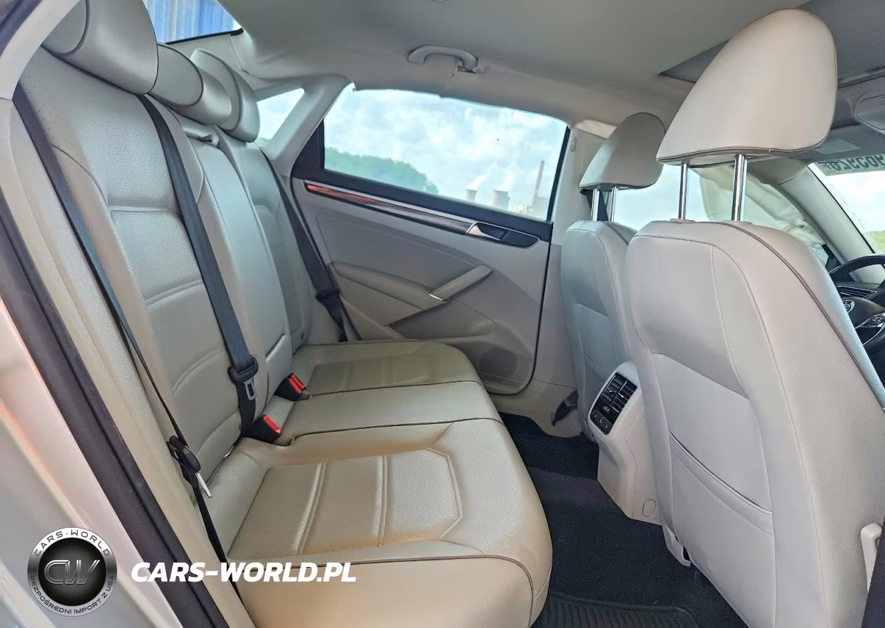 2018 Volkswagen Passat Se VIN:1VWBA7A35JC043740 - 10