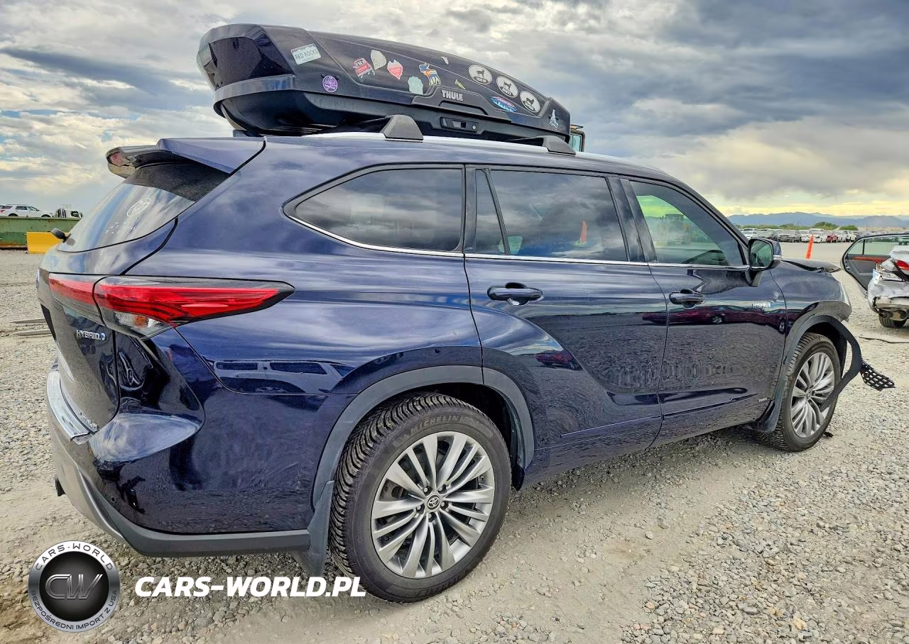 2020 Toyota Highlander Hybrid Platinum VIN:5TDEBRCH9LS012607 - 3