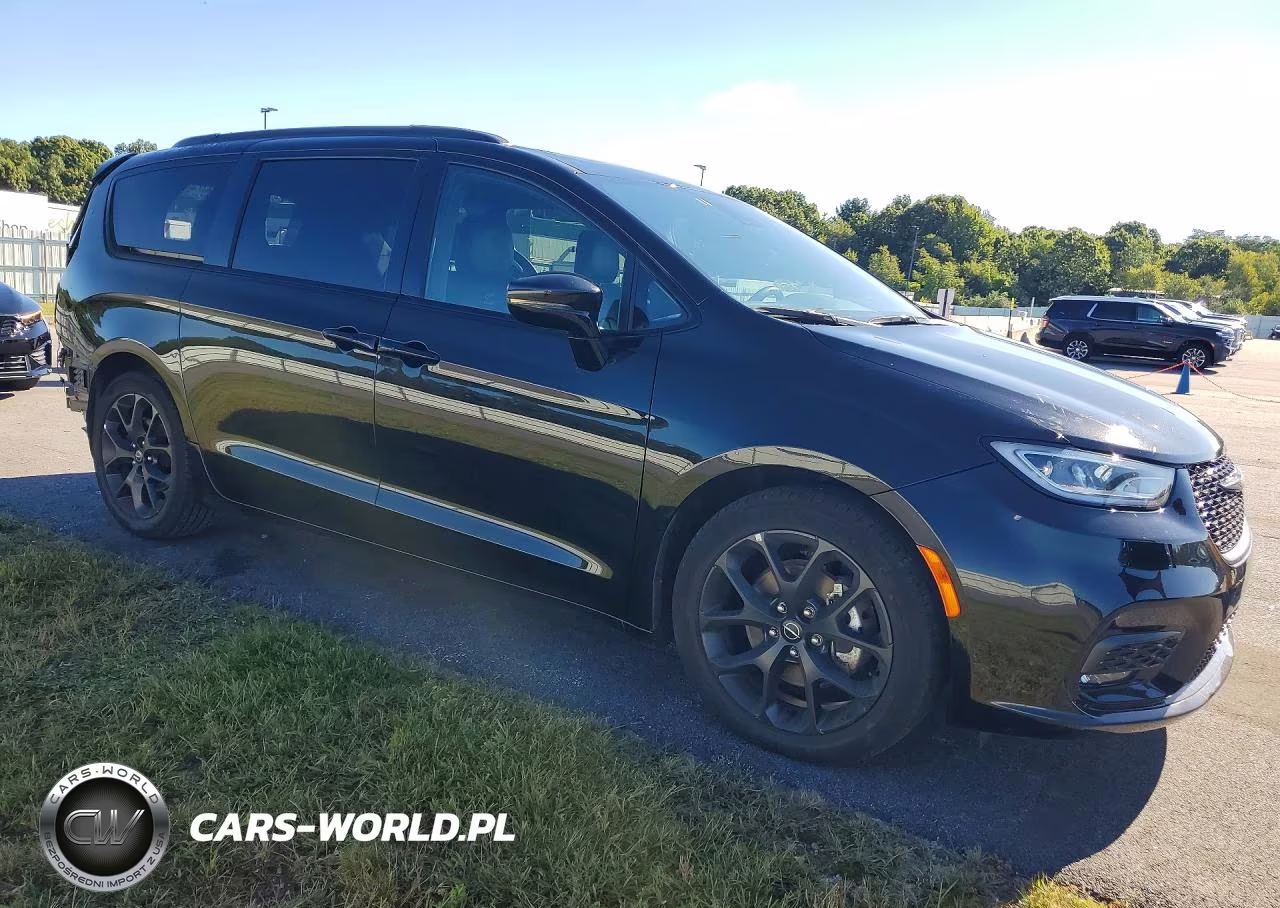 2025 Chrysler Pacifica Limited VIN:2C4RC1GGXSR566148 - 4