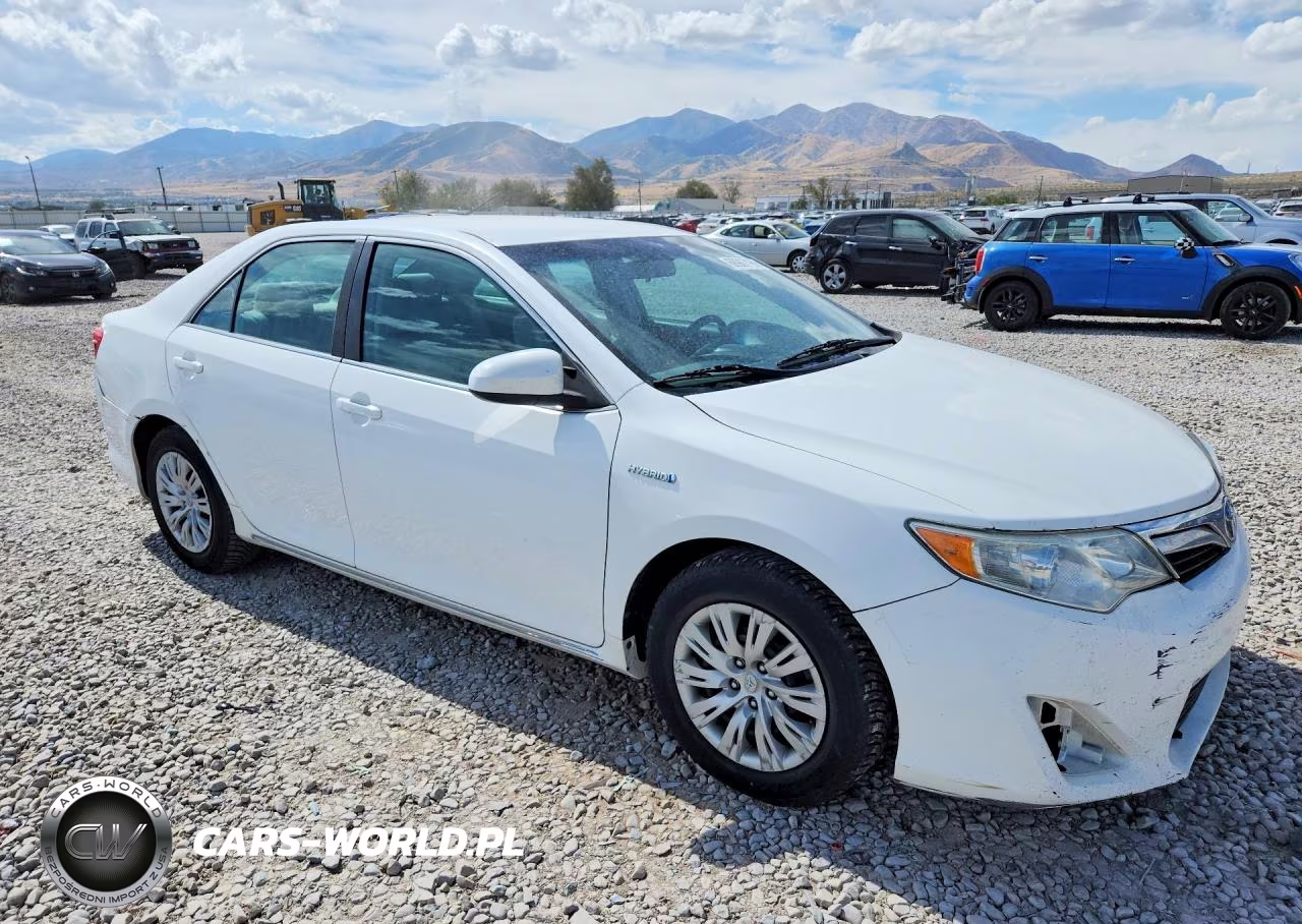 2013 Toyota Camry Hybrid Le VIN:4T1BD1FK9DU070585 - 4