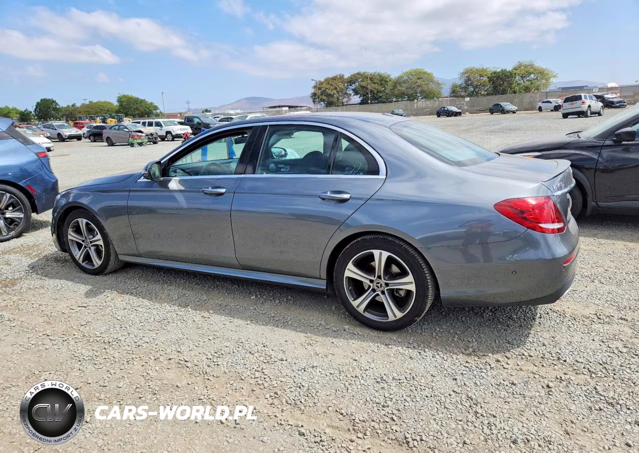 2018 Mercedes-Benz E 300 VIN:WDDZF4JB7JA399102 - 2