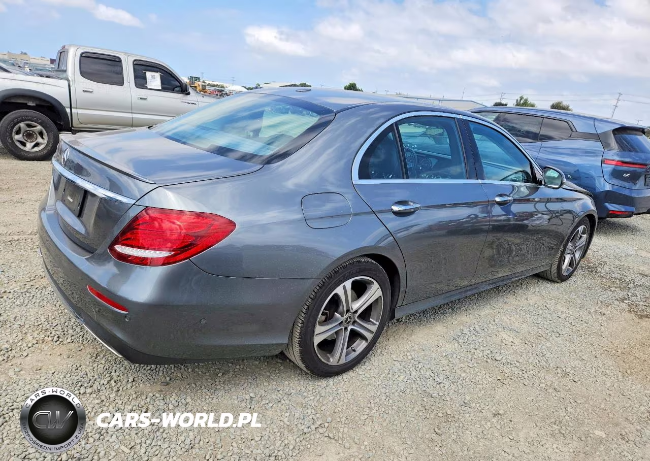 2018 Mercedes-Benz E 300 VIN:WDDZF4JB7JA399102 - 3